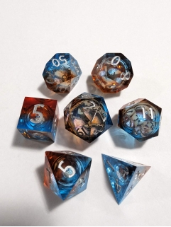 Dice Hoard Aurora（Liquid Core） Set 95 RRP$48